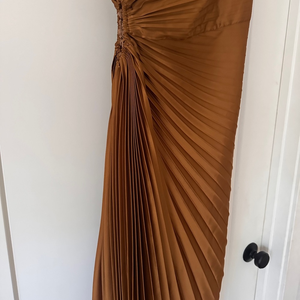 Vici One-Shoulder Pleated Copper Brown Asymmetrical Dress - Picture 9 of 11